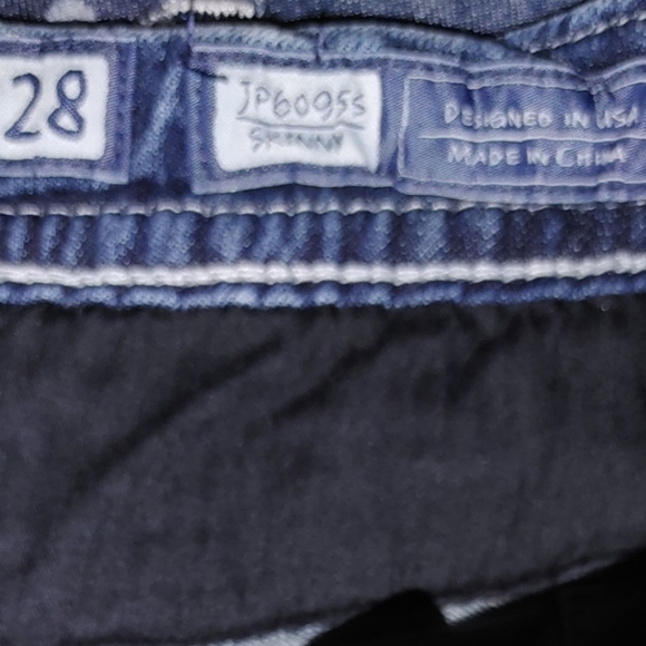 Miss Me Jean Shorts - Picture 4 of 4